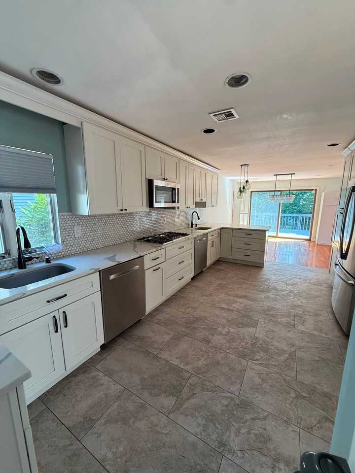 768 Dearborn St - Photo 4 of 12