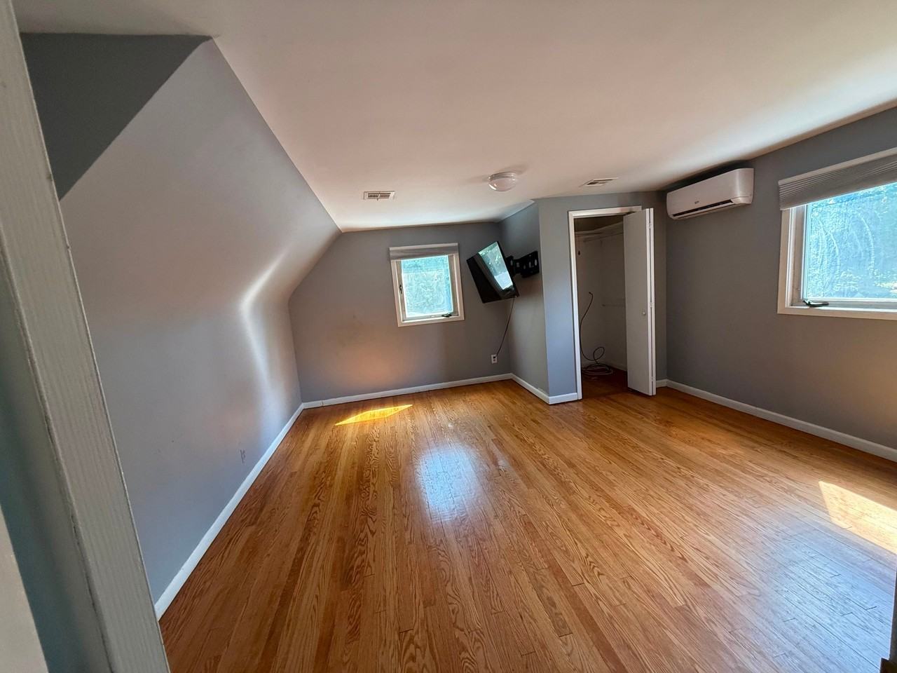 768 Dearborn St - Photo 7 of 12