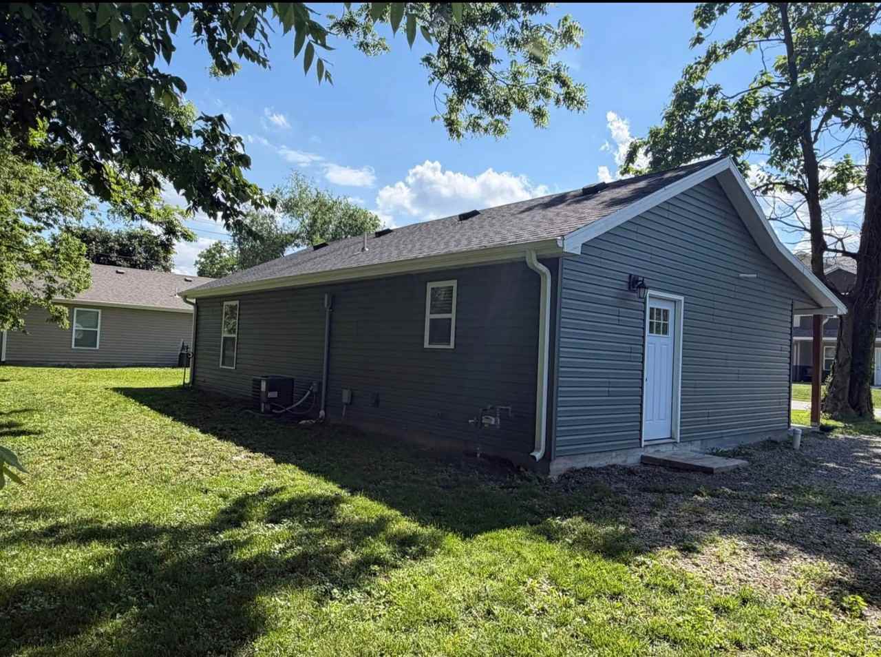303 Knaus St - Photo 3 of 8