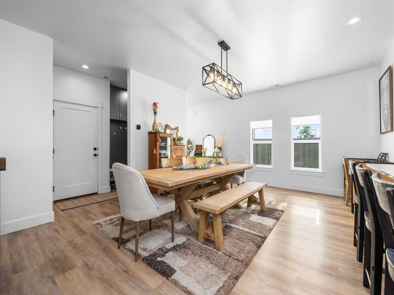 584 Wn - Photo 5 of 20