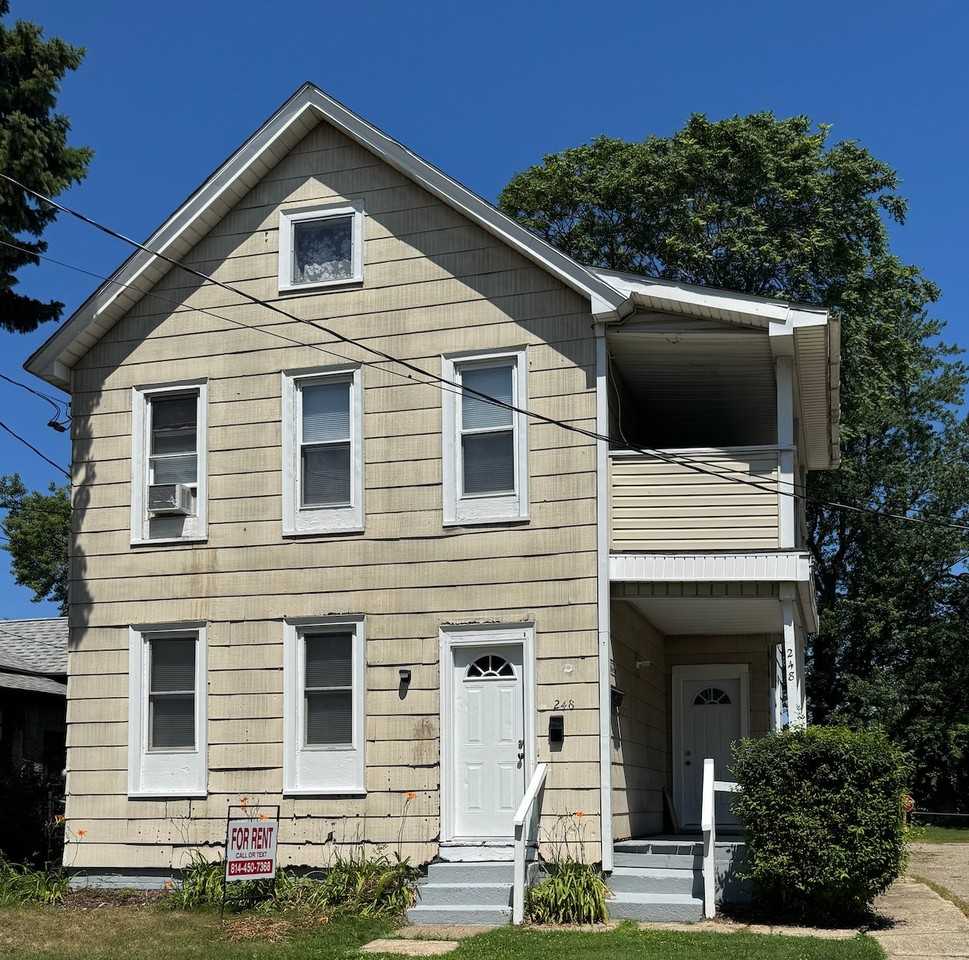 248 W 3rd St Apt 1st