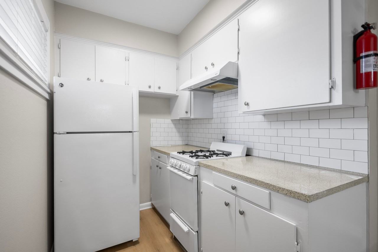 901 Raguet St #7 - Photo 4 of 12