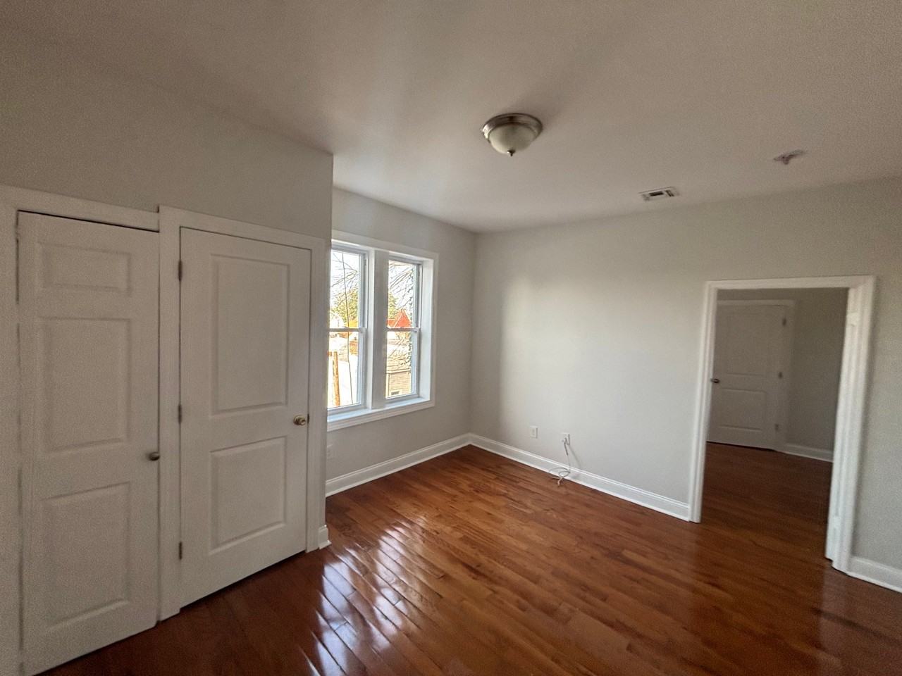 162 Bergen Ave - Photo 3 of 4
