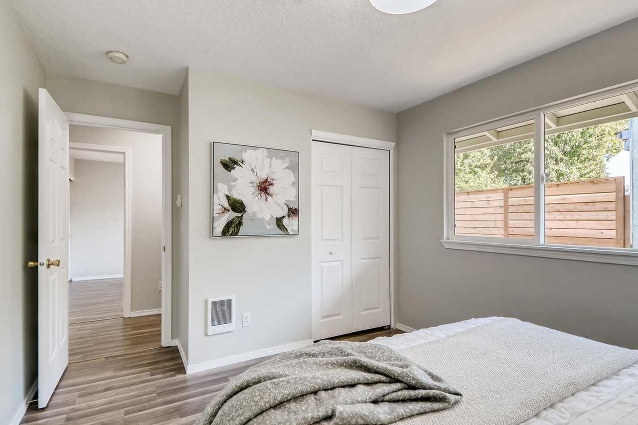 7324–7326 N Greeley Ave #7326 - Photo 3 of 16