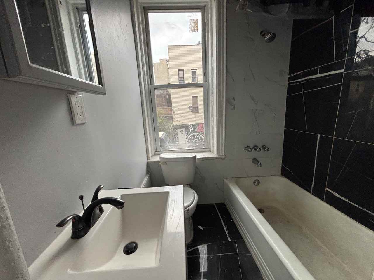 401 Central Ave - Photo 2 of 5