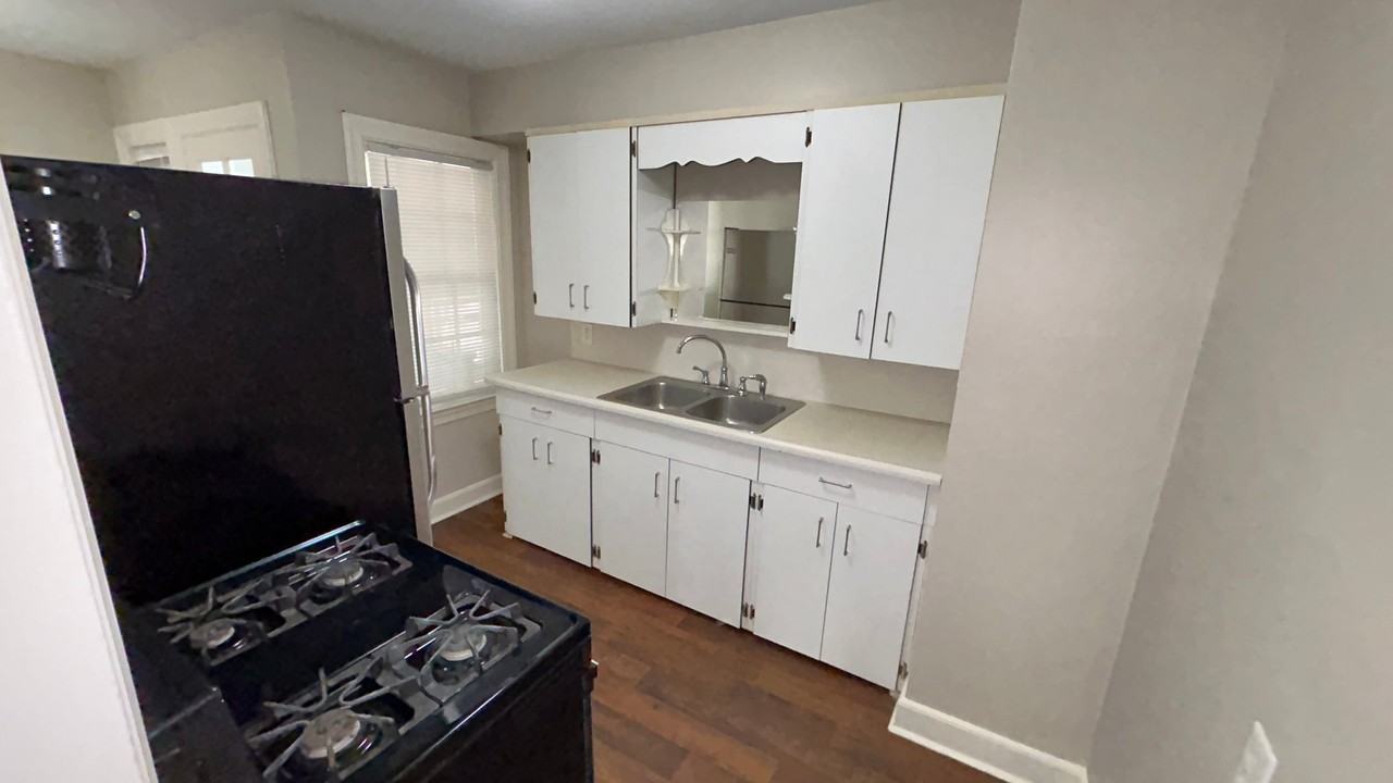 3004 Spencer Ave - Photo 4 of 9
