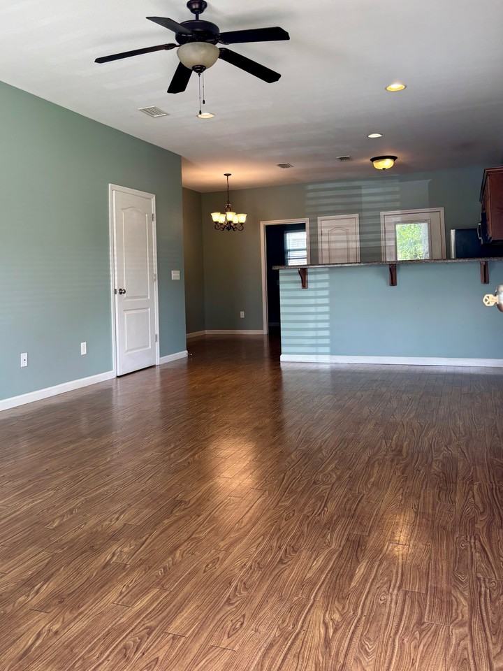 862 West St - Photo 3 of 19