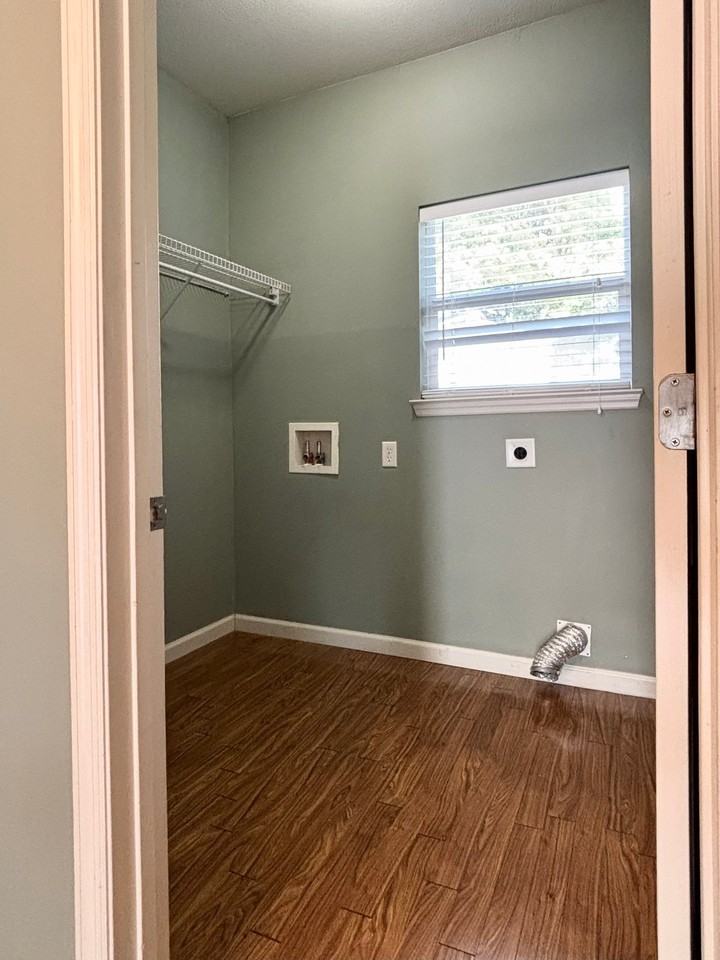 862 West St - Photo 5 of 19