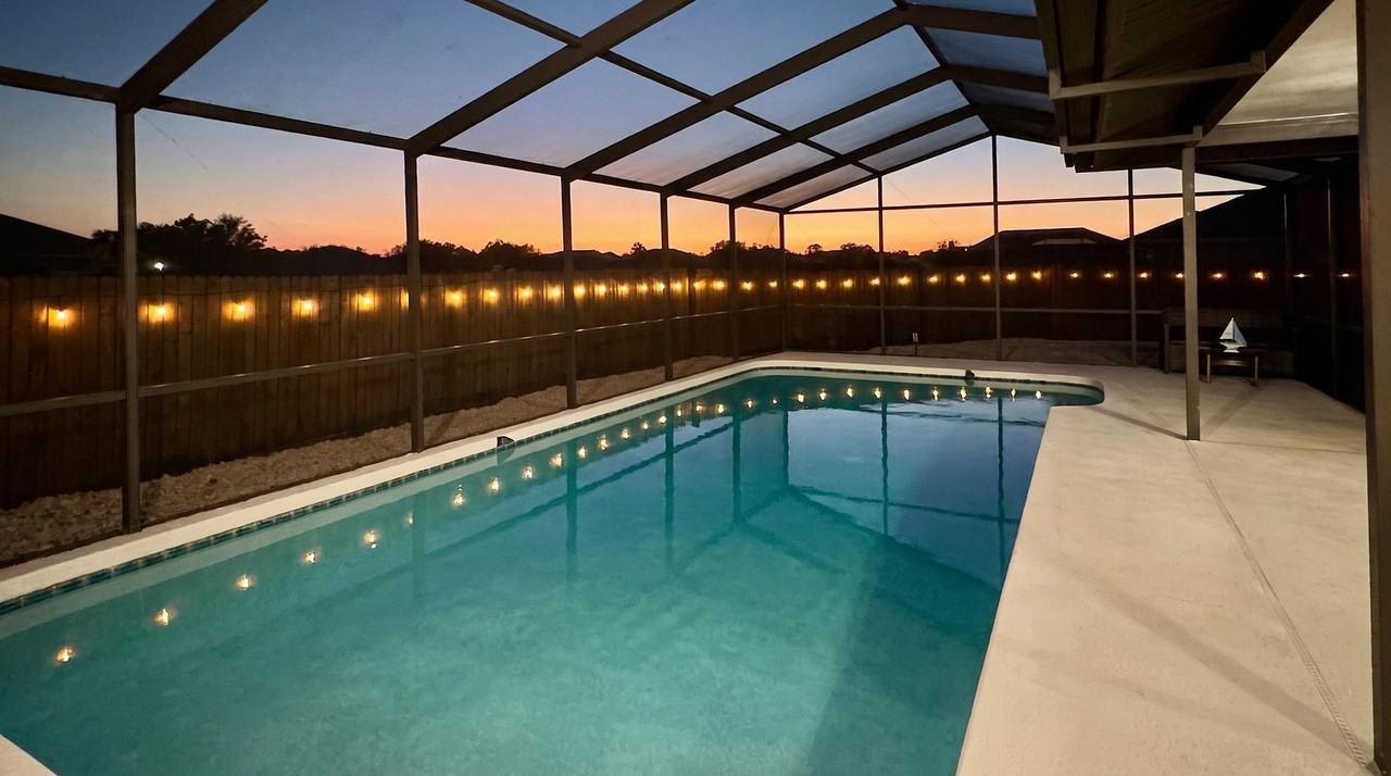 4404 Meadow Creek Cir - Photo 2 of 20