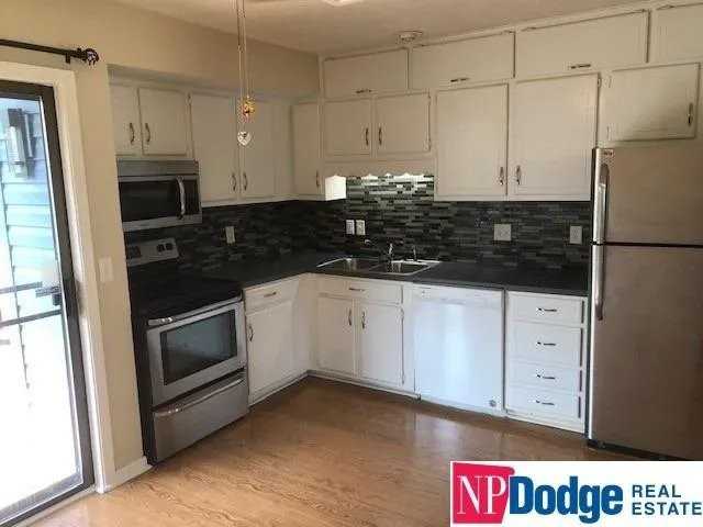 2702 Bryan Ave - Photo 3 of 6