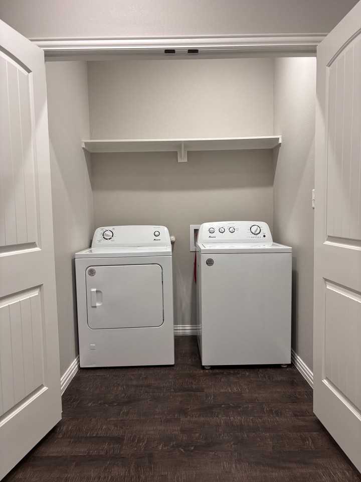 1136 W Shirley St #102 - Photo 5 of 15