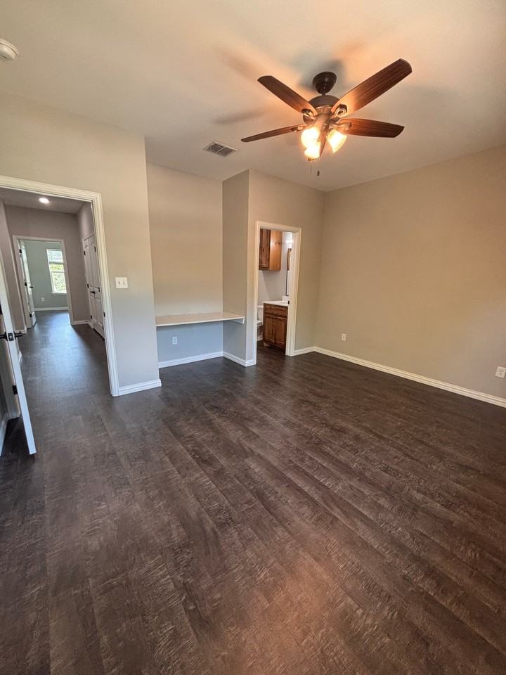 1136 W Shirley St #102 - Photo 6 of 15