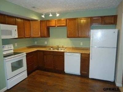 2706 Bryan Ave - Photo 2 of 2
