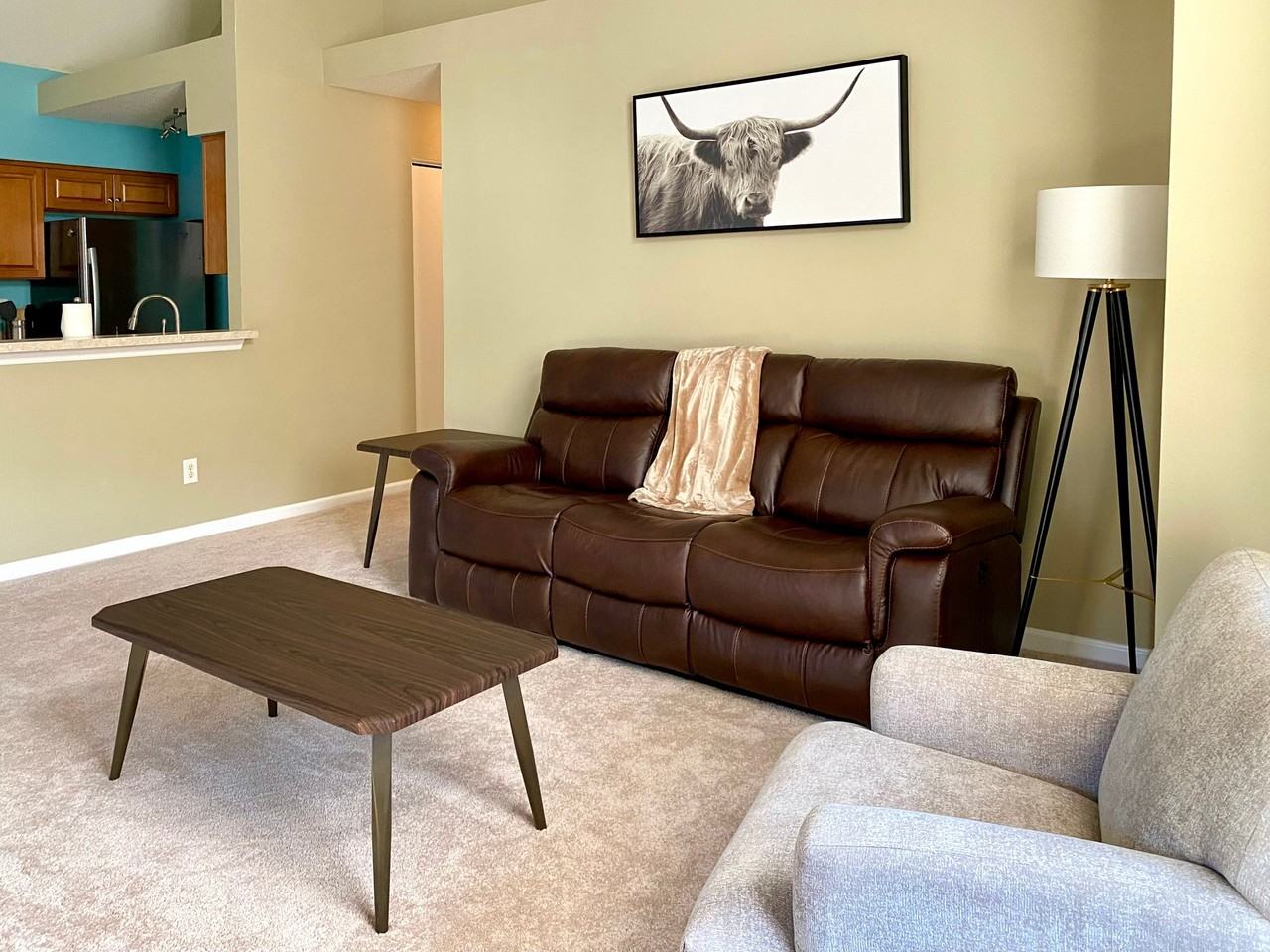 1110 Queens Xing - Photo 5 of 28