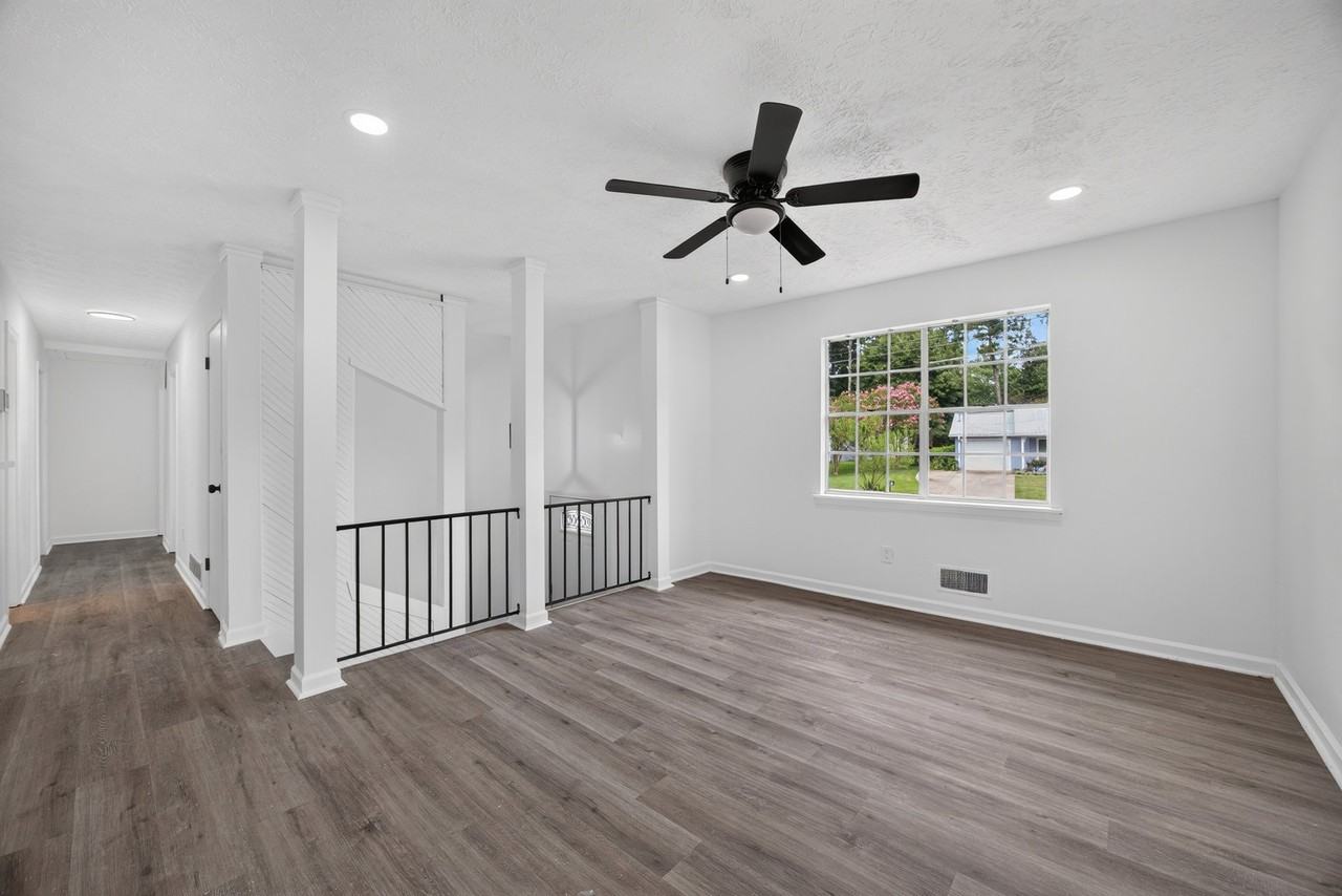 9175 Settlers Grove Rd Ne - Photo 4 of 20