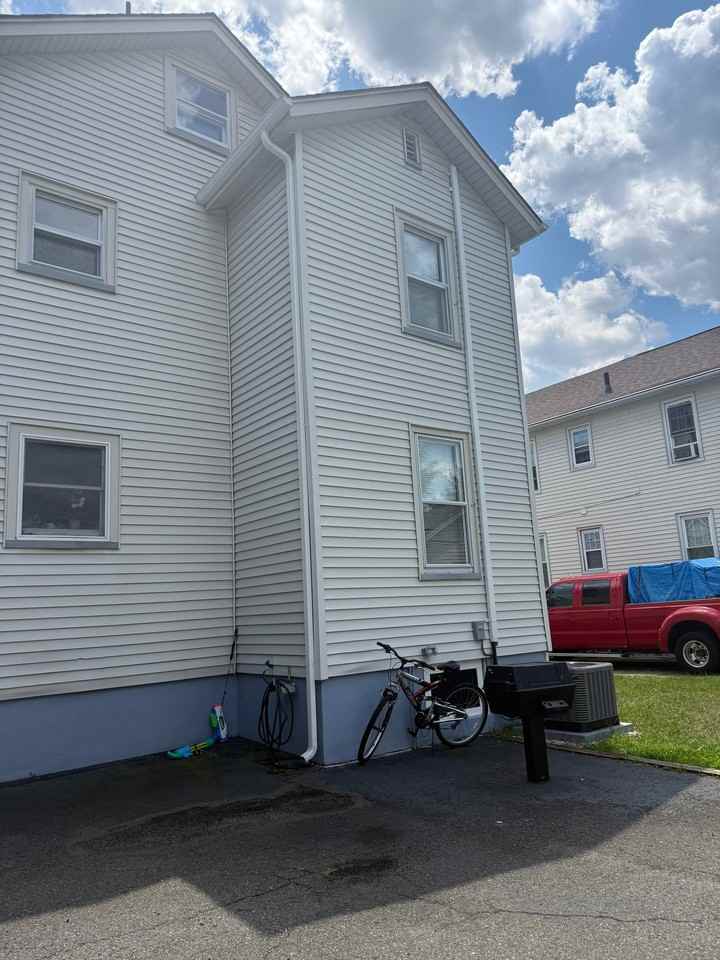 7 Llewellyn Ave #2 - Photo 5 of 15