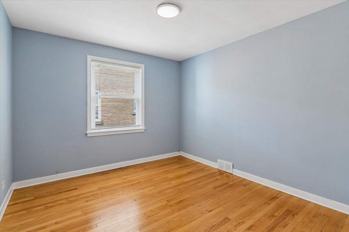 9116 Keating Ave #2B - Photo 6 of 10