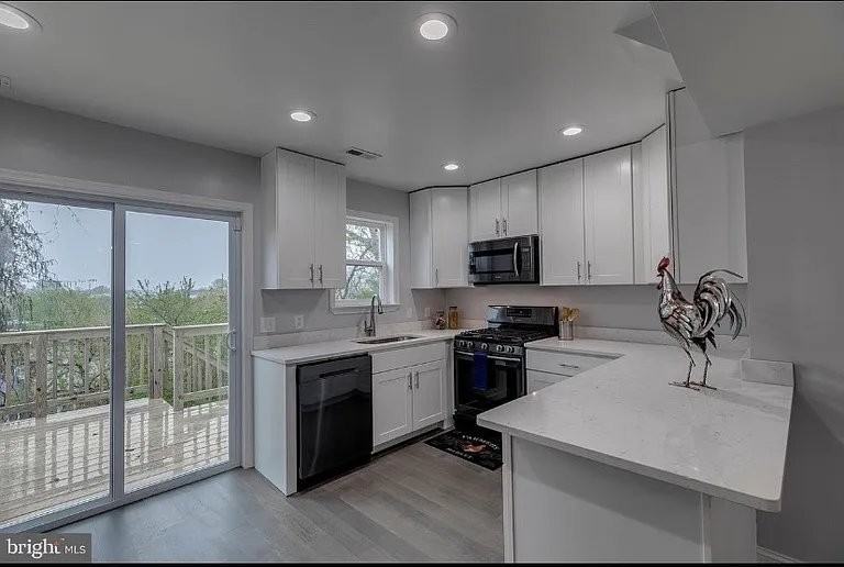 5520 B St Se - Photo 2 of 12