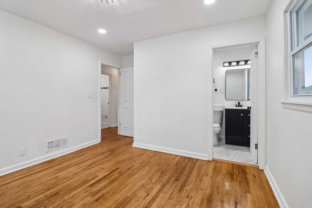 3159 Bobolink Dr #1 - Photo 4 of 9
