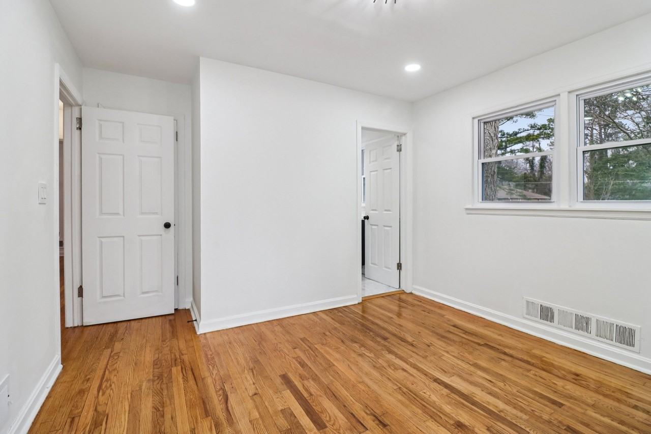 3159 Bobolink Dr #1 - Photo 5 of 9