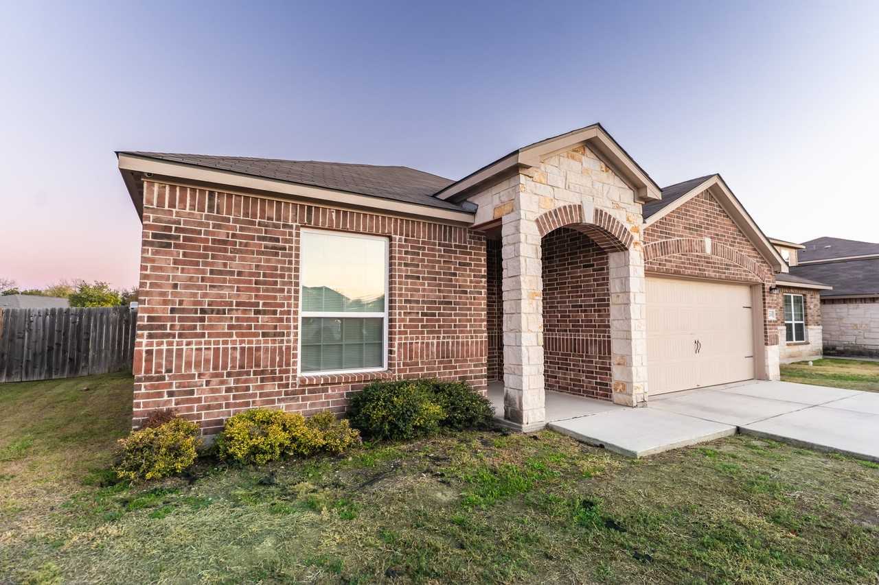 6210 Underwood Way - Photo 3 of 19