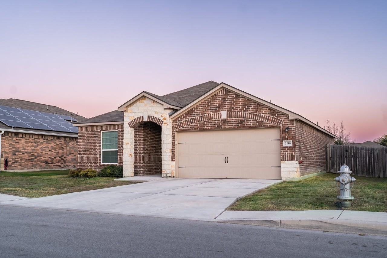 6210 Underwood Way - Photo 4 of 19