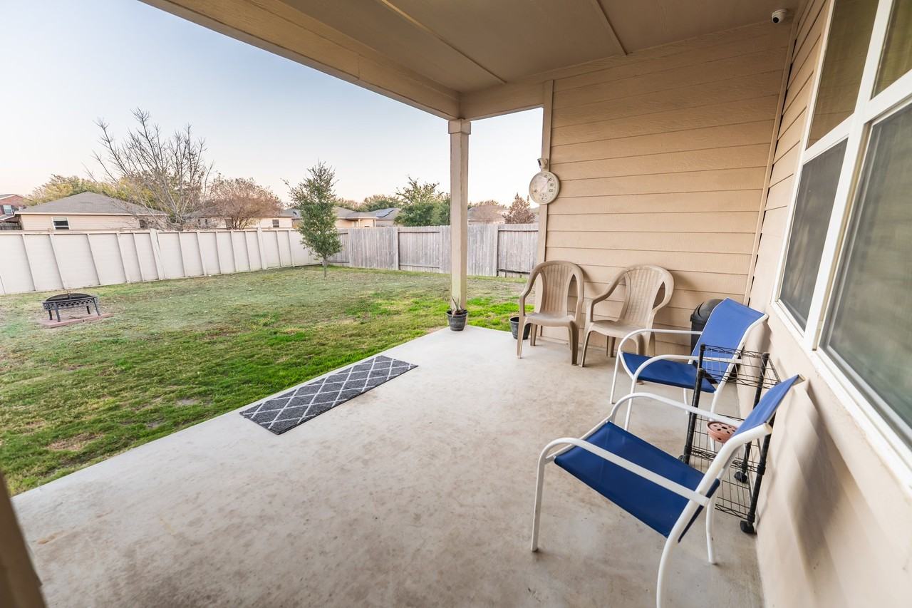 6210 Underwood Way - Photo 5 of 19