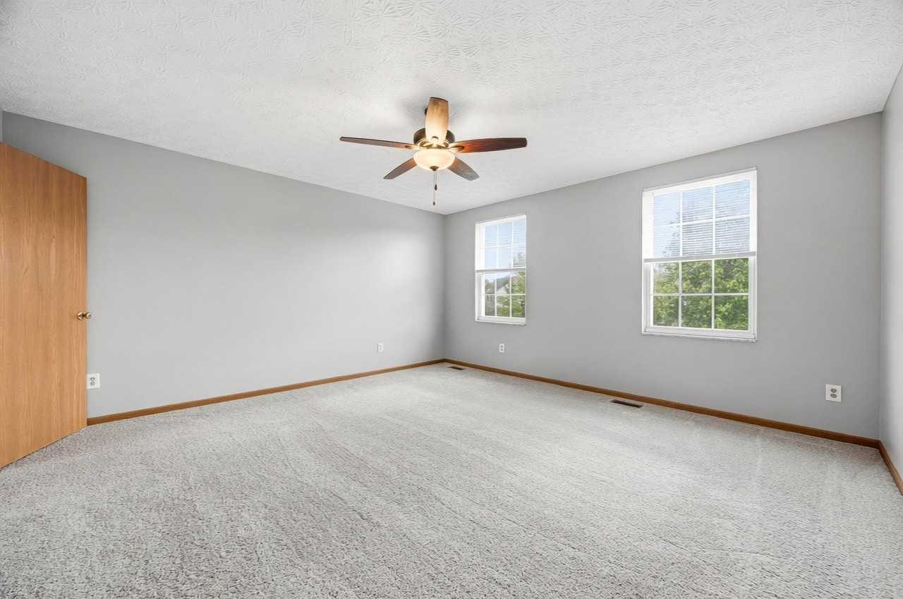 3033 Jamestown Dr - Photo 3 of 20
