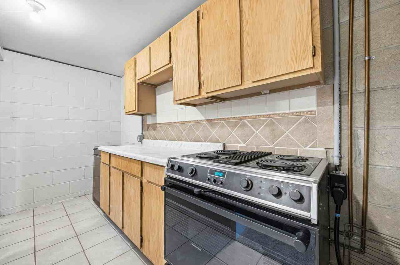 3033 Jamestown Dr - Photo 4 of 20