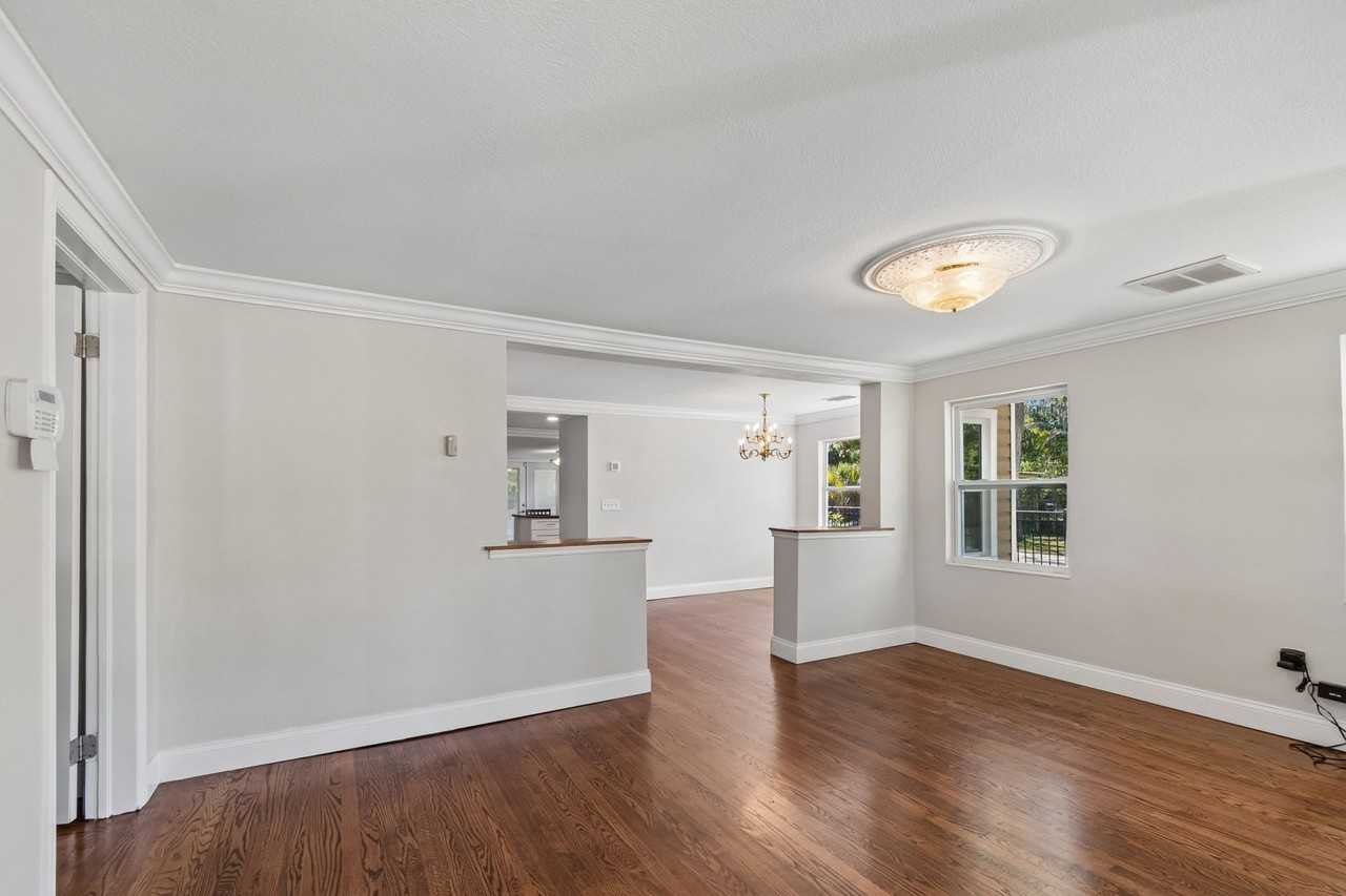 734 Elm St - Photo 2 of 20