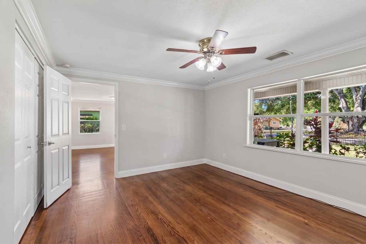 734 Elm St - Photo 6 of 20