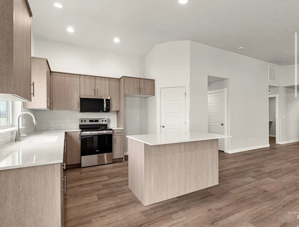 5270 E Phelps Lake Dr - Photo 3 of 7
