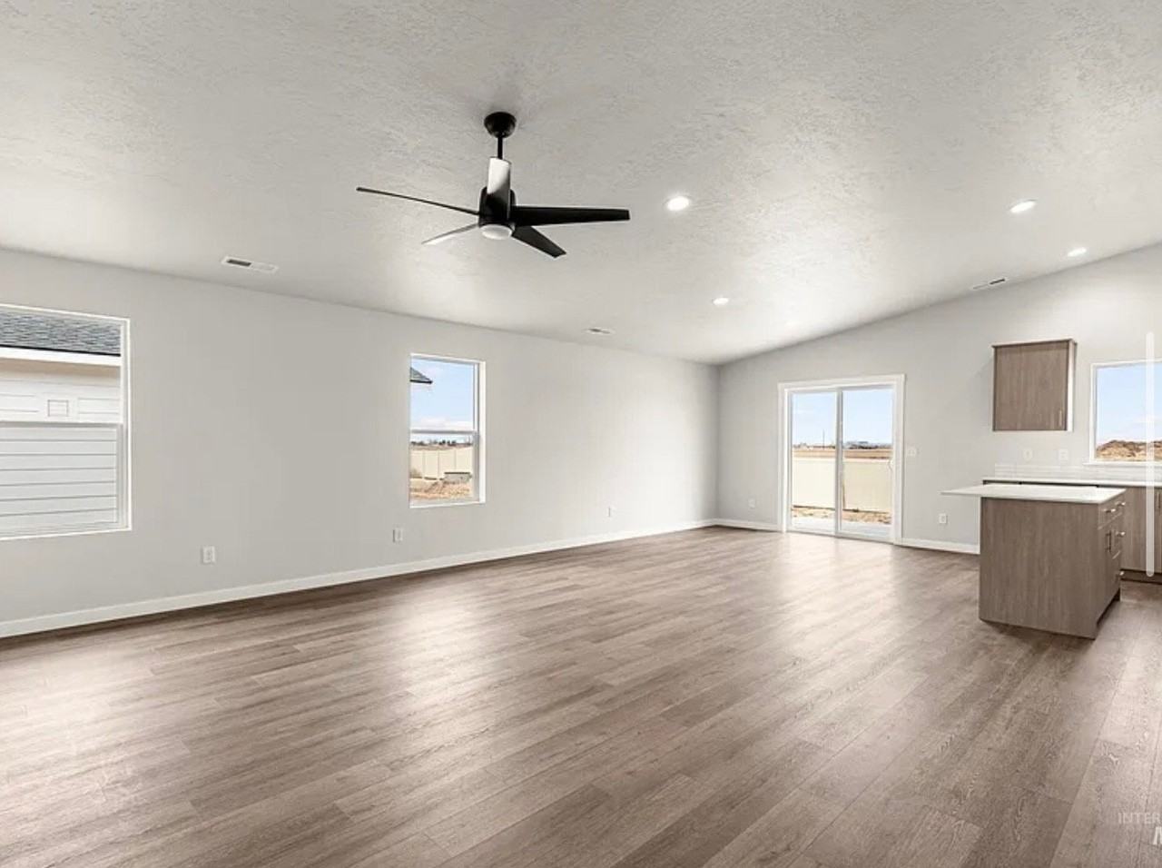 5270 E Phelps Lake Dr - Photo 4 of 7