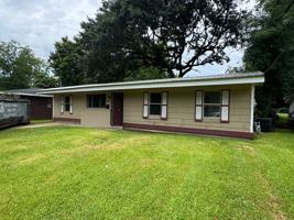 featured image of 5855 Clayton Dr