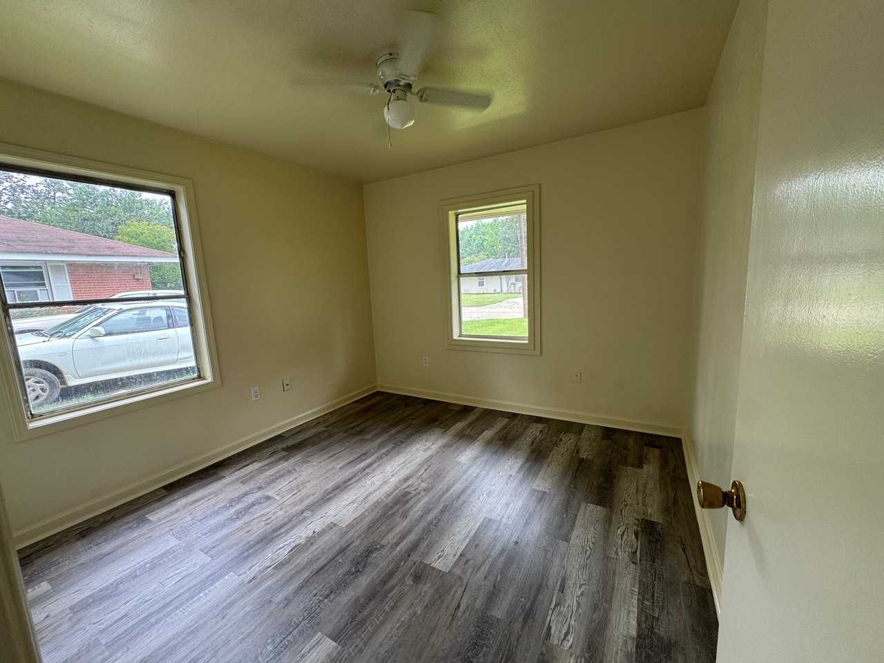 5855 Clayton Dr - Photo 7 of 10