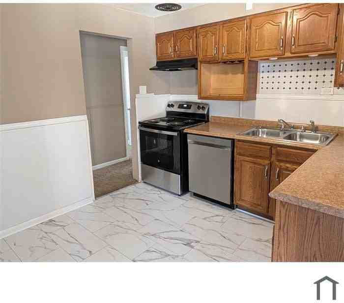 750 Kelvin Dr - Photo 2 of 8