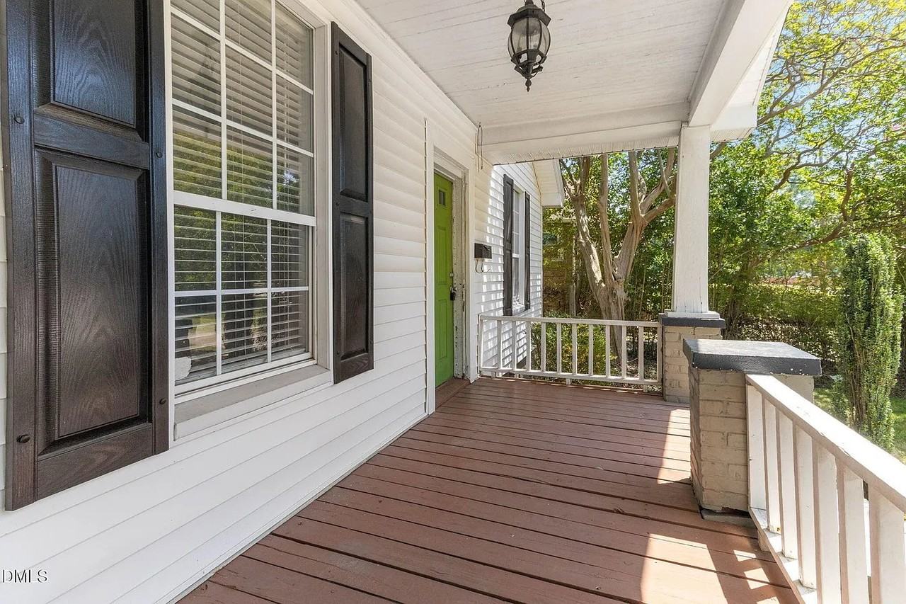 1103 Pettis Pl - Photo 3 of 10