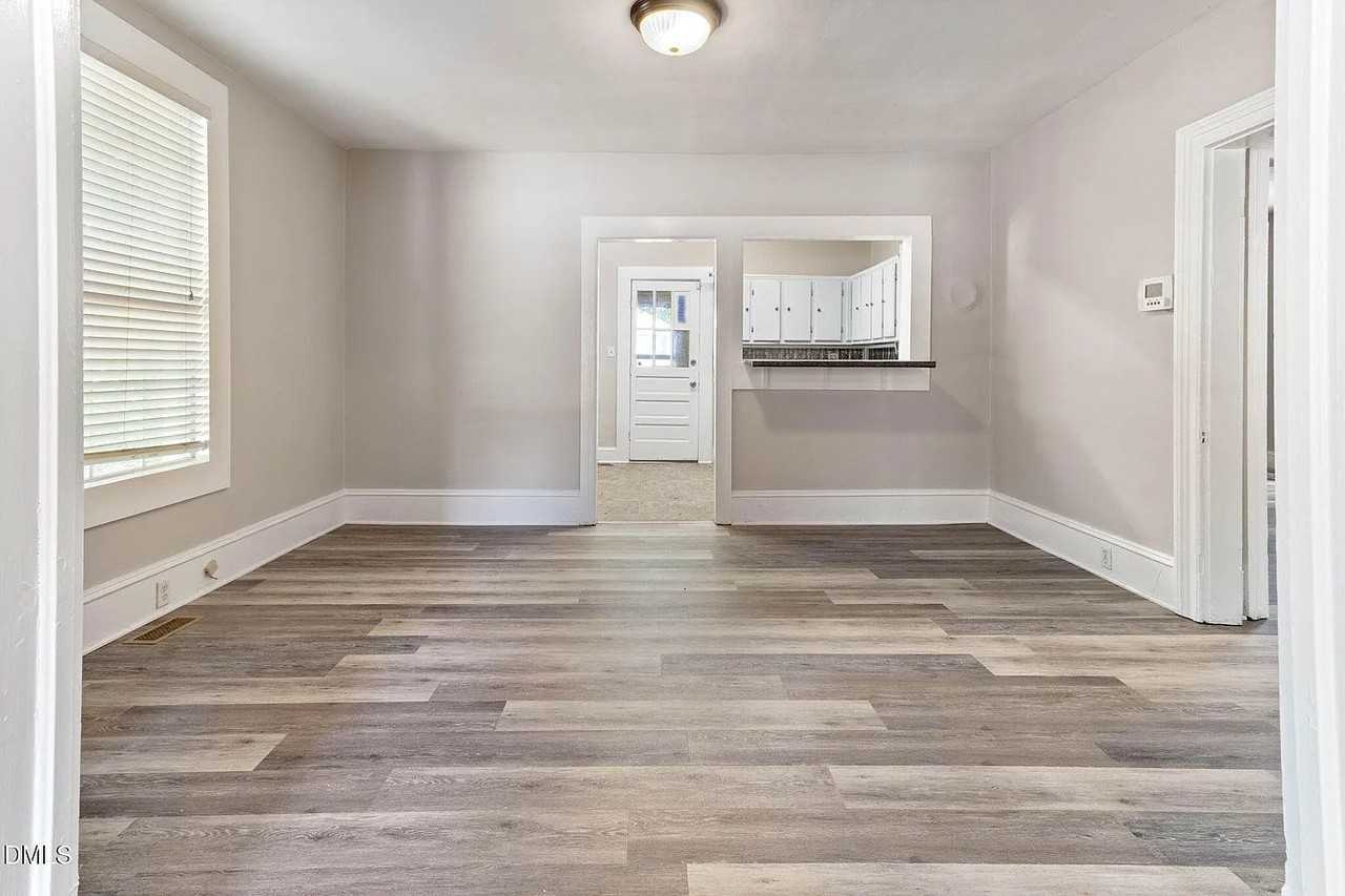 1103 Pettis Pl - Photo 4 of 10