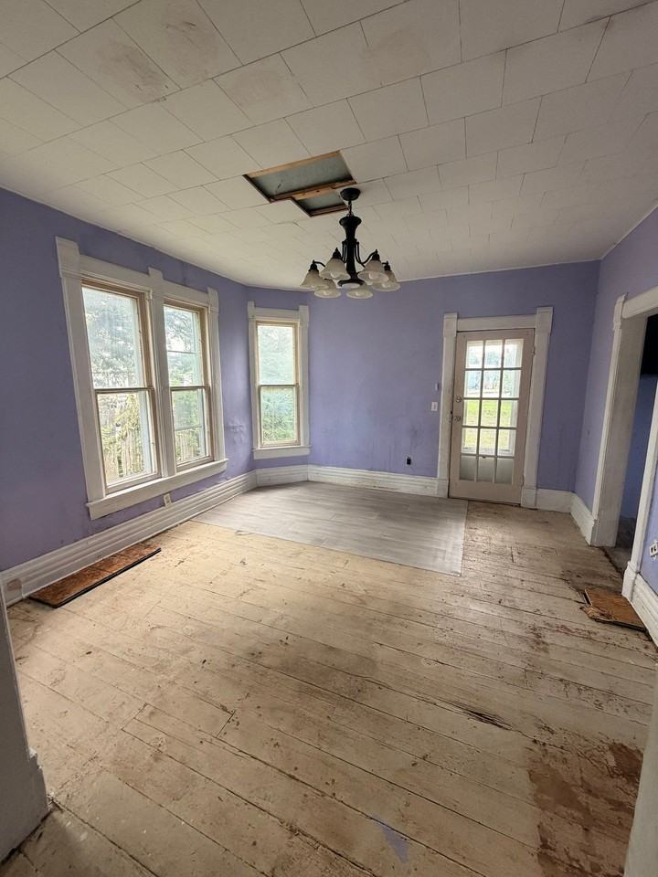 235 S Whitesboro St - Photo 6 of 20
