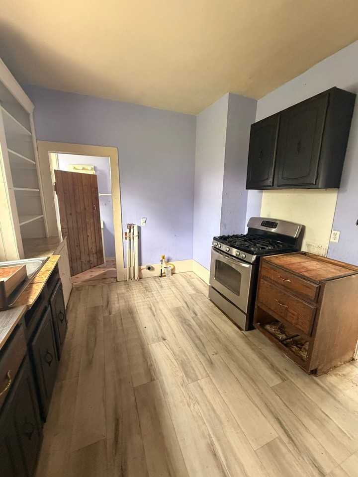 235 S Whitesboro St - Photo 7 of 20