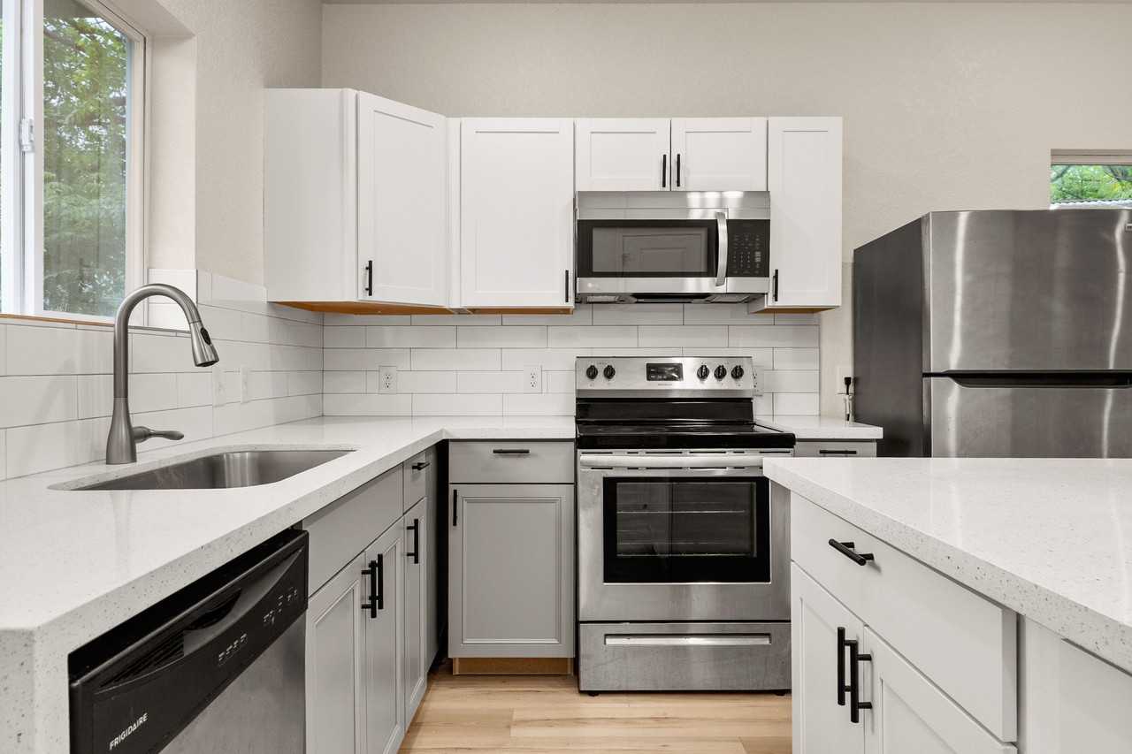 711 N Mittman #102 - Photo 5 of 19