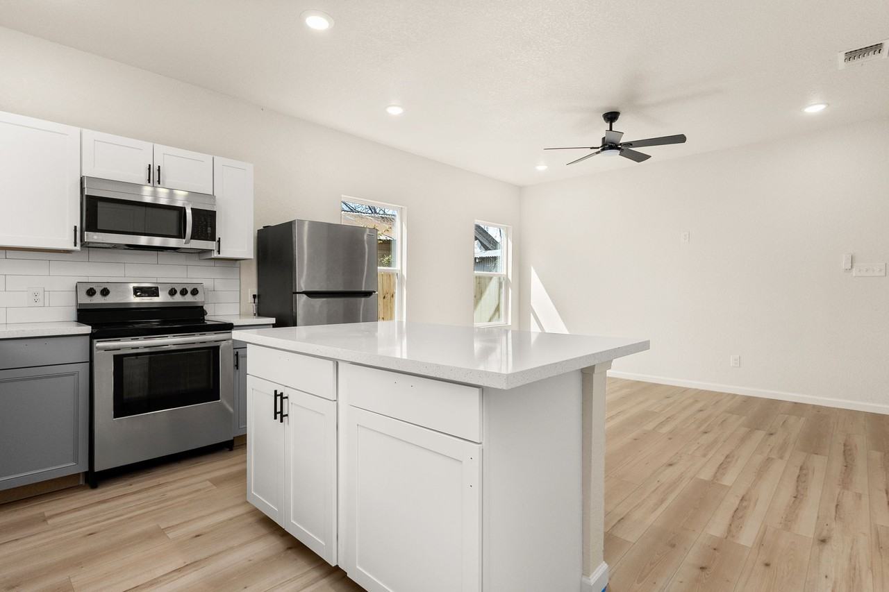 711 N Mittman #102 - Photo 6 of 19