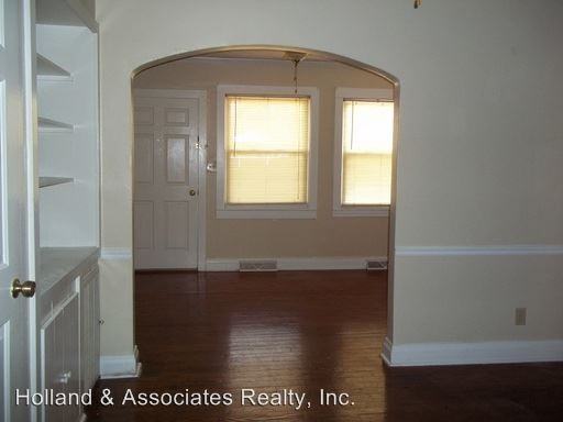 1320 Harris St - Photo 3 of 11