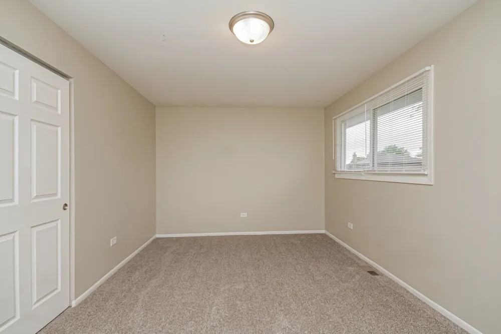 6124 Brookwood Dr #NA - Photo 5 of 8