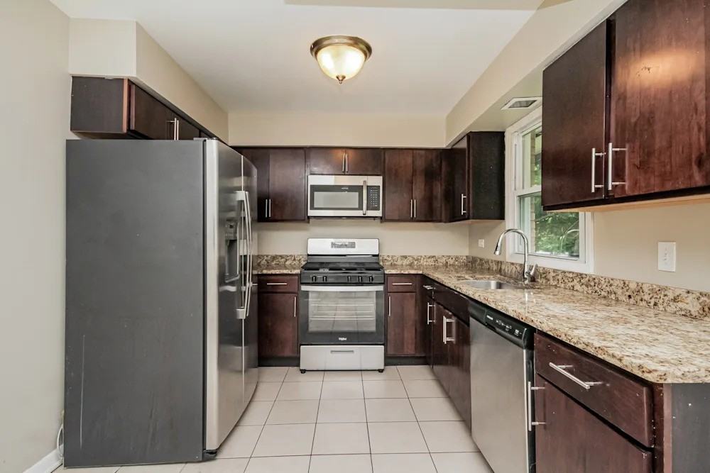 6124 Brookwood Dr #NA - Photo 7 of 8