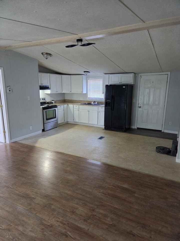 288 Peeler Rd #NA - Photo 3 of 12
