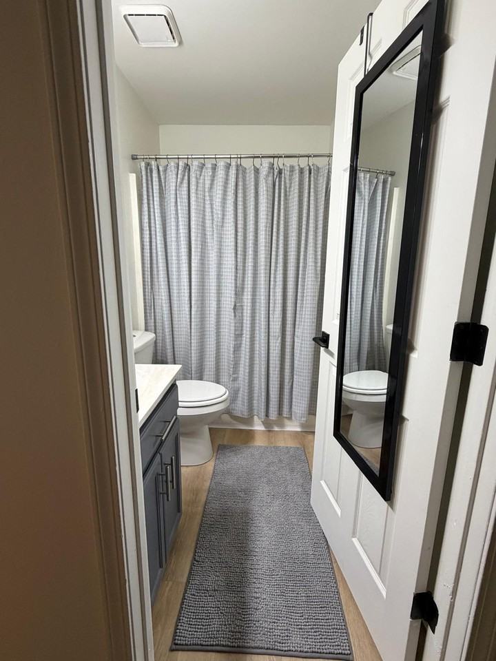 209 Nw Barr Rd #C - Photo 4 of 9