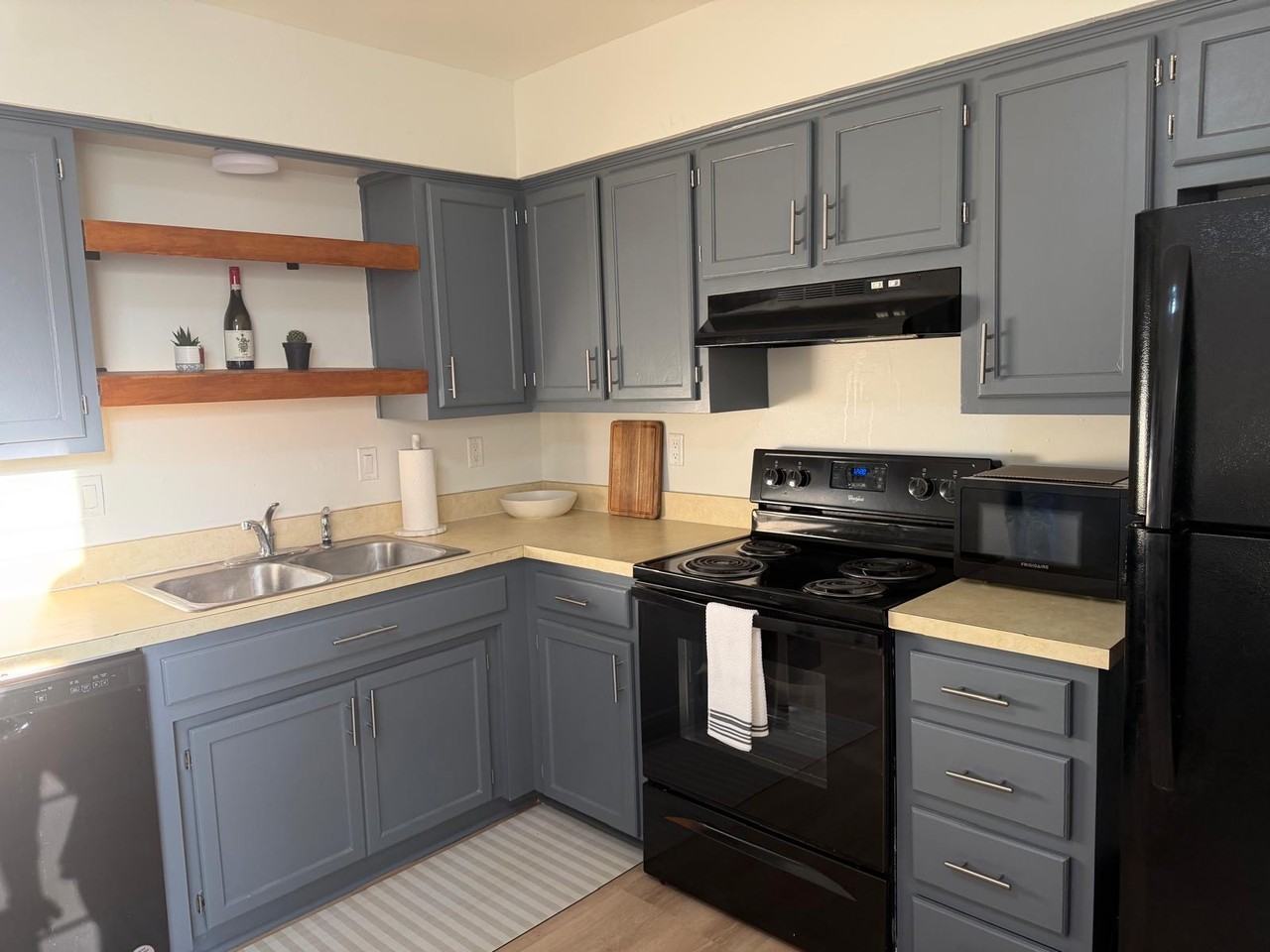 209 Nw Barr Rd #C - Photo 5 of 9