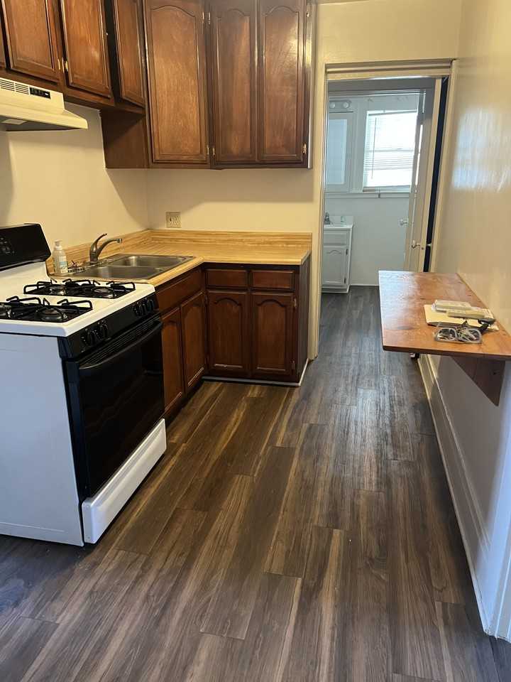 4122 1/2 Griffin Ave #4122-1-2 - Photo 5 of 13