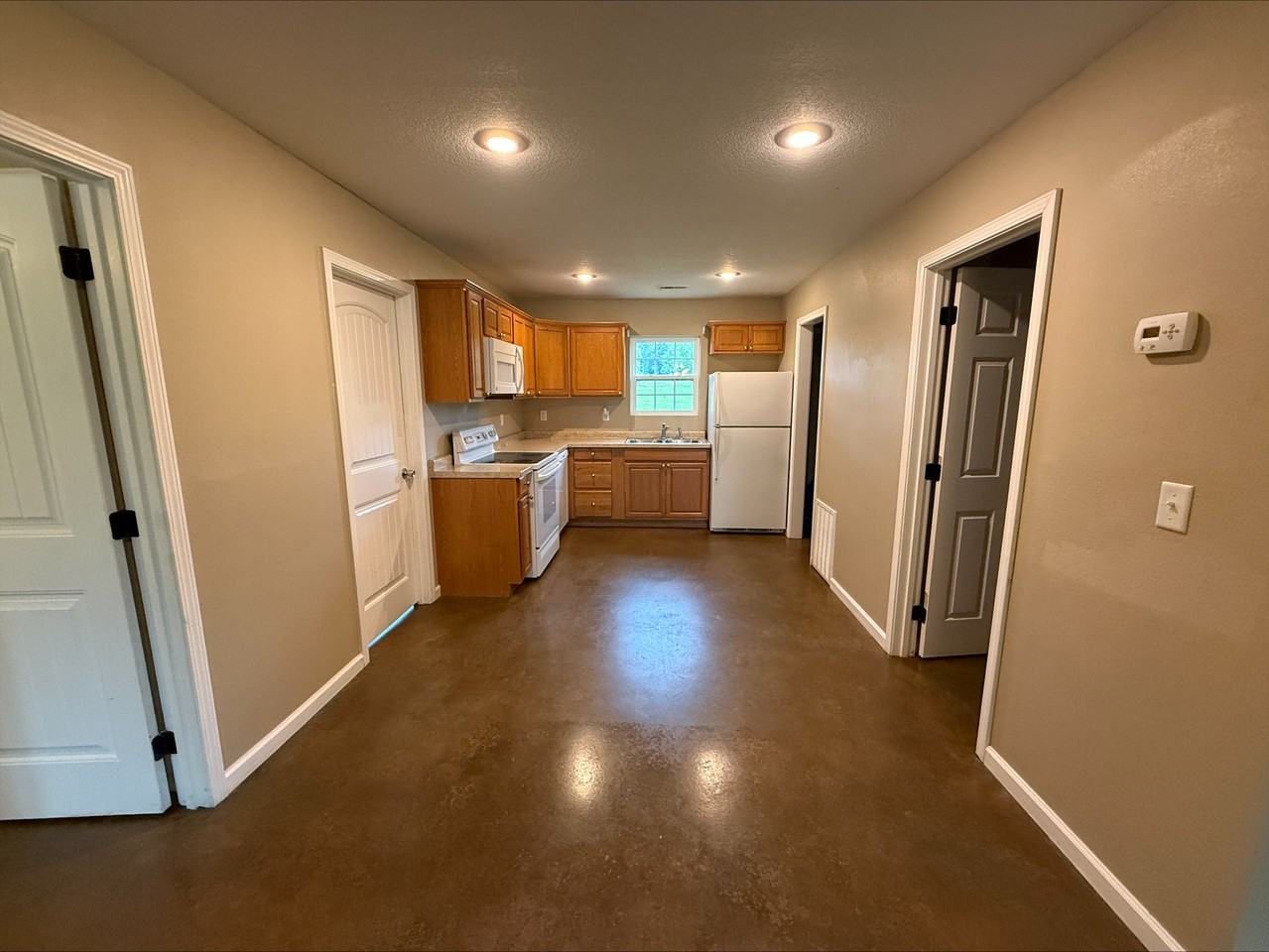 104 Redwood Dr #B - Photo 3 of 12